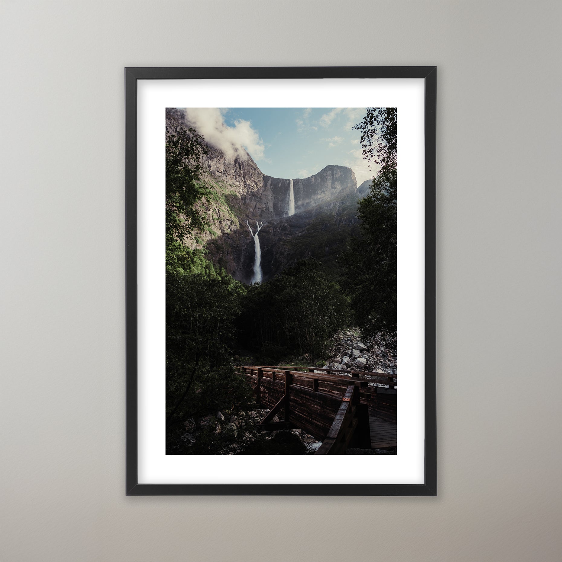 Gångväg upp till Mardalsfallet, Norge. Poster i olika storlekar: 30x40 cm, 40x50 cm, 50x70-cm, 70x100 cm.