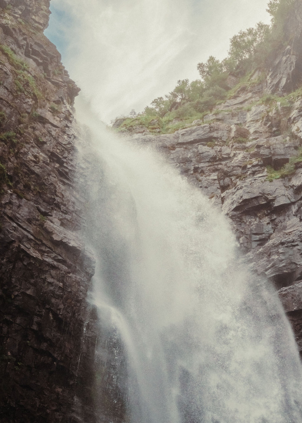 Roaring Water - Njupeskär